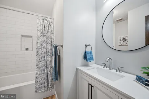 $1,399,900 | 8401 Cardinal Glen Court, Vienna, VA 22182