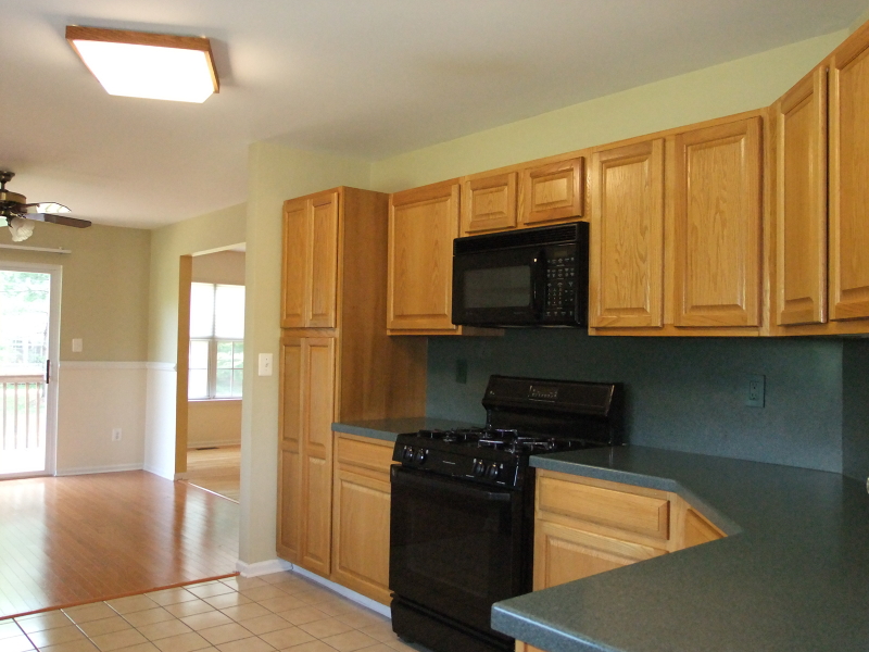 12 Roxiticus Court Annandale, NJ 08801 - Photo 4 of 23