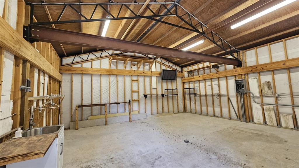 36850 Haynes Road Fruitland Park, FL 34731 - Photo 25 of 28 a view of an empty room