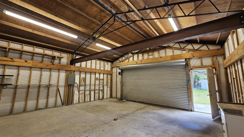 36850 Haynes Road Fruitland Park, FL 34731 - Photo 28 of 28 a view of a garage