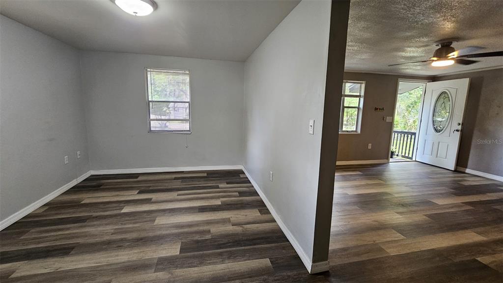 36850 Haynes Road Fruitland Park, FL 34731 - Photo 7 of 28 a view of an entryway