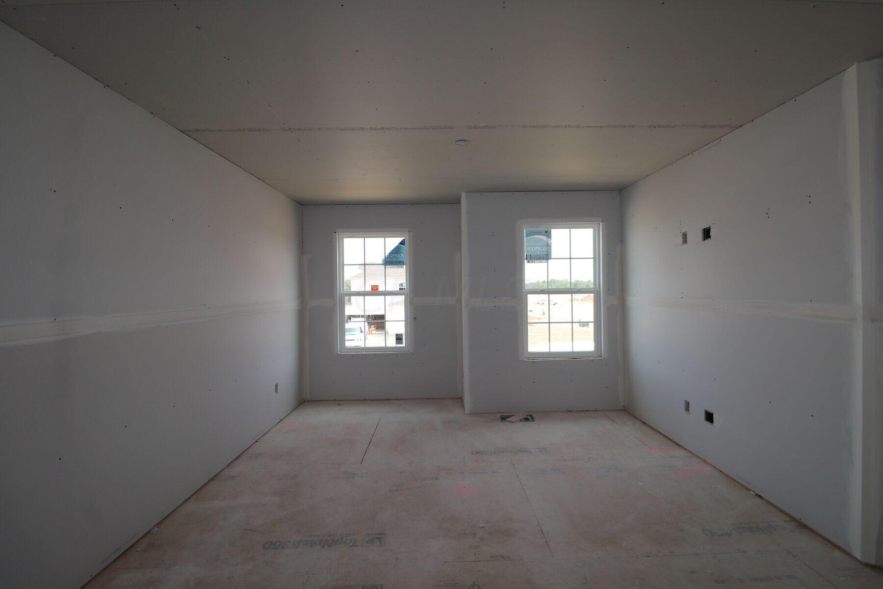 3296 Logsdon Loop Delaware, OH 43015 - Photo 10 of 17 Interior
