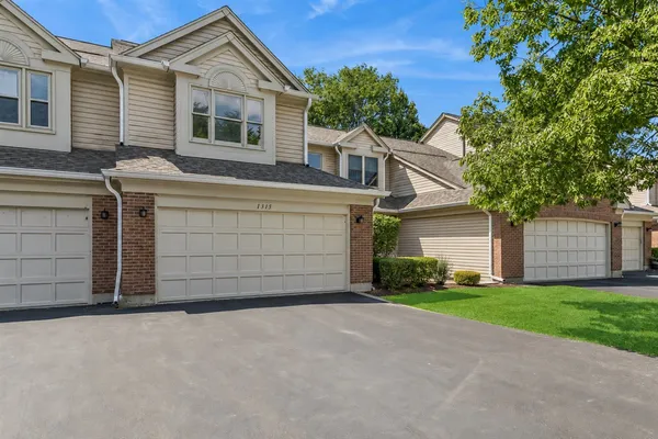 $360,000 | 1315 Cheswick Court, Unit C, Wheeling, IL 60090
