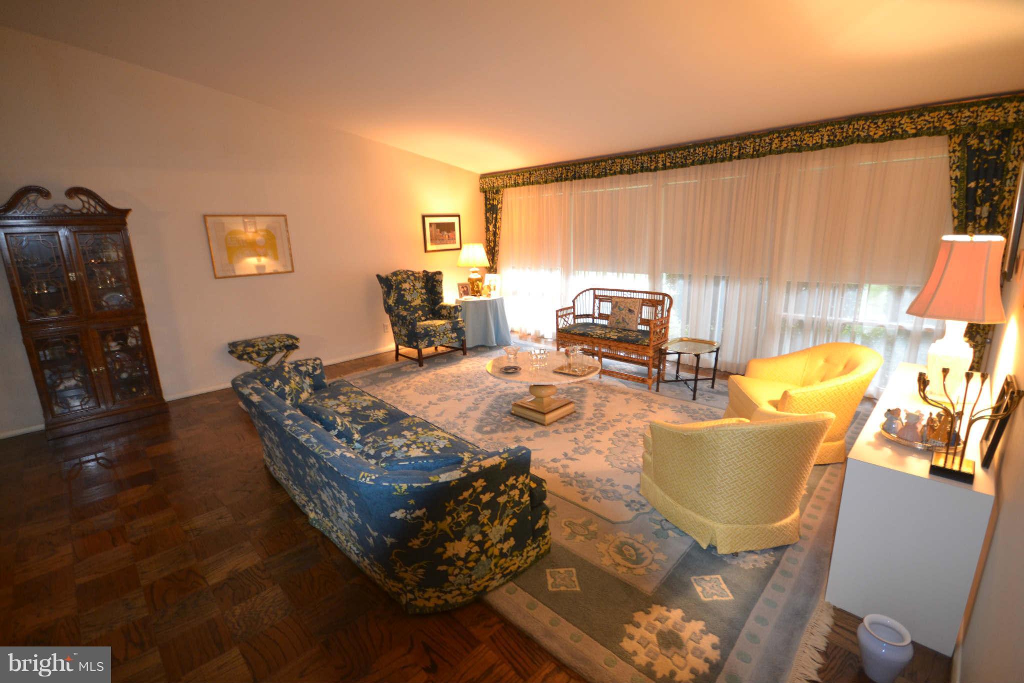 3310 Terrapin Road Baltimore, MD 21208 - Photo 3 of 22 Living Room