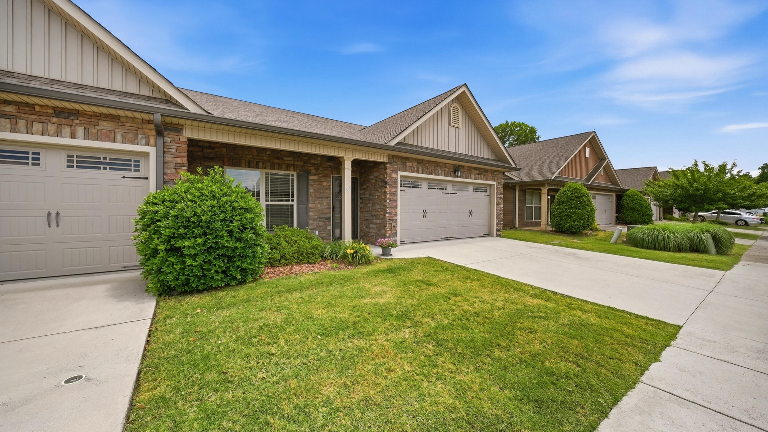 6911 Village Lake Circle East Ridge, TN 37412 - Photo 2 of 43 2_6911 village lake cir-2