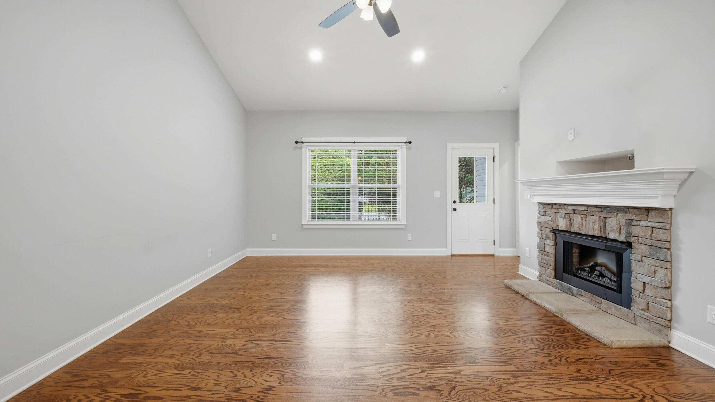 6911 Village Lake Circle East Ridge, TN 37412 - Photo 5 of 43 5_6911 village lake cir-5