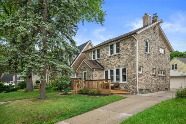 $3,500 | 1512 East Olive Street, Shorewood, WI 53211