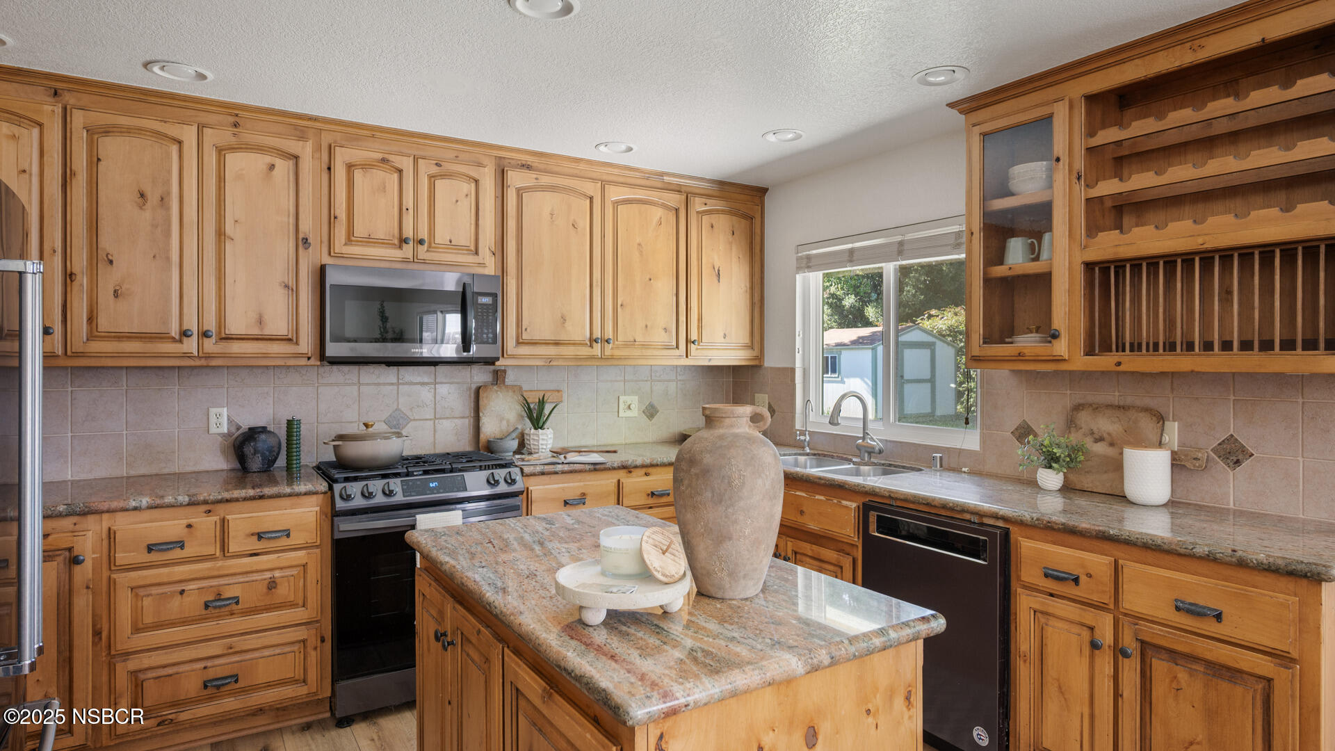 67 Pepperwood Way Solvang, CA 93463 - Photo 6 of 25 67-pepperwood-way-solvang-ca-16