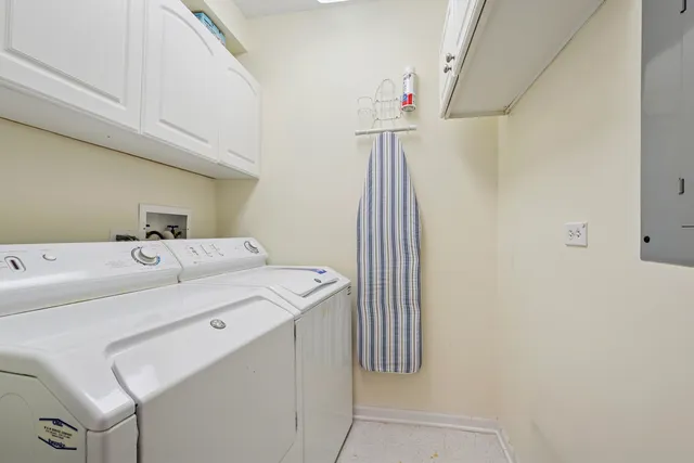 $300,000 | 7450 Lincoln Avenue, Unit 609, Skokie, IL 60076