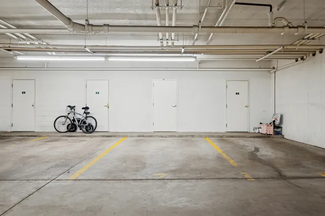 $300,000 | 7450 Lincoln Avenue, Unit 609, Skokie, IL 60076