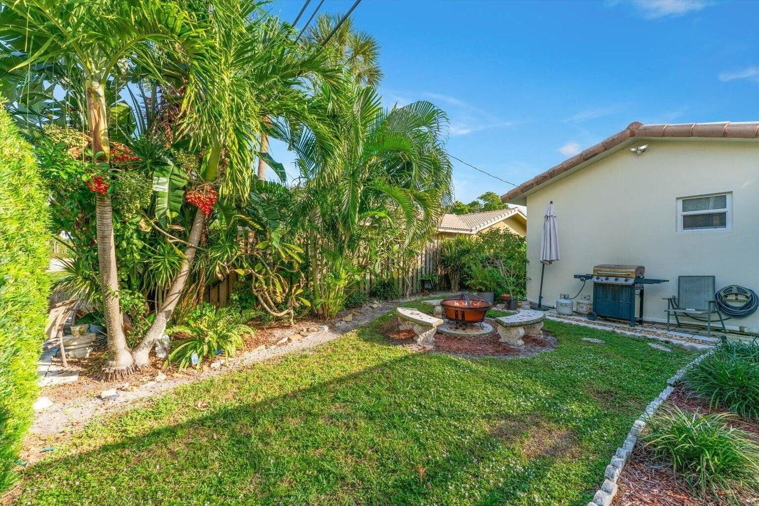 829 Northwest 7th Street Boca Raton, FL 33486 - Photo 7 of 25 Yard