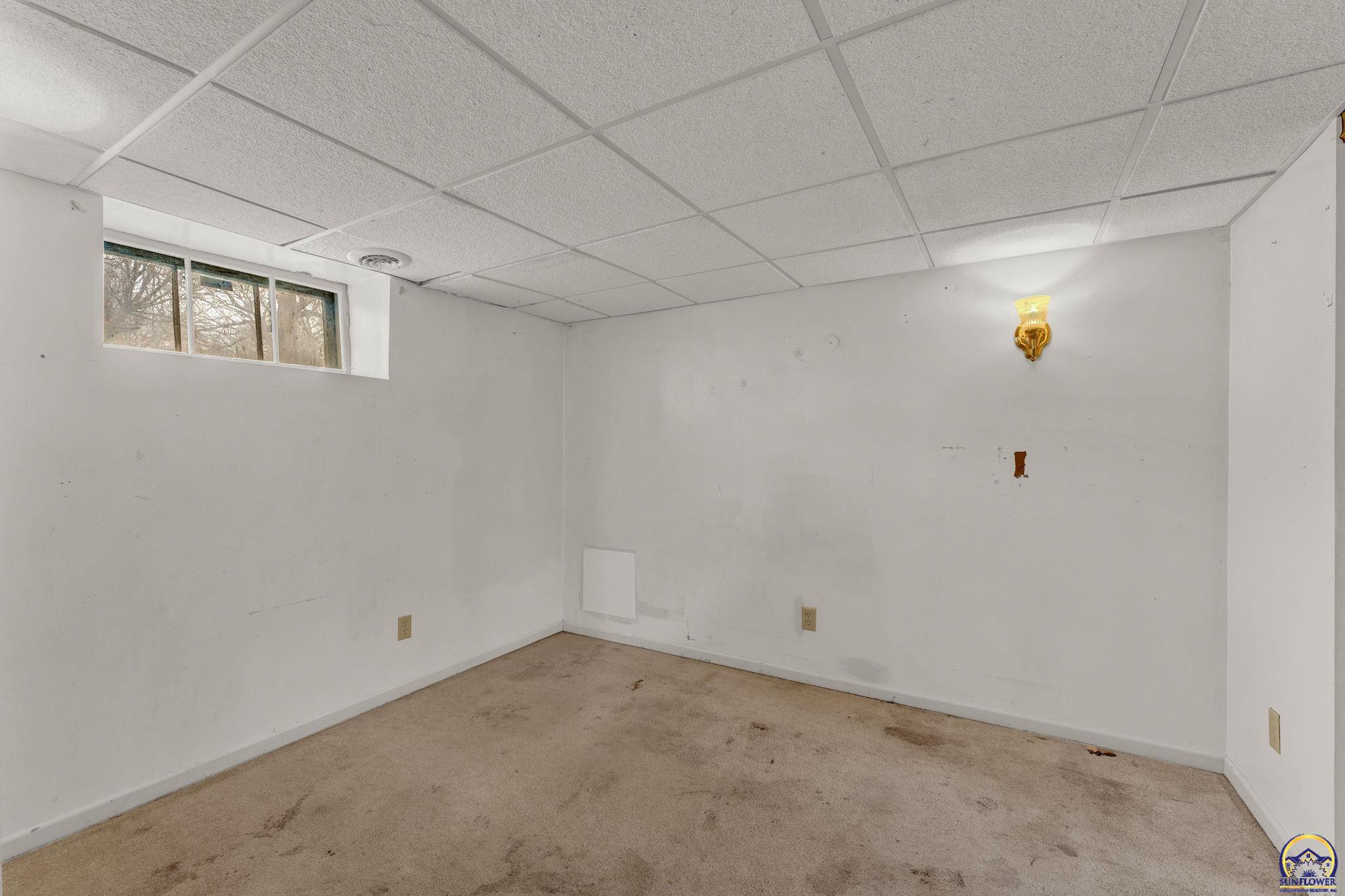 1147 Southwest Webster Avenue Topeka, KS 66604 - Photo 26 of 36
