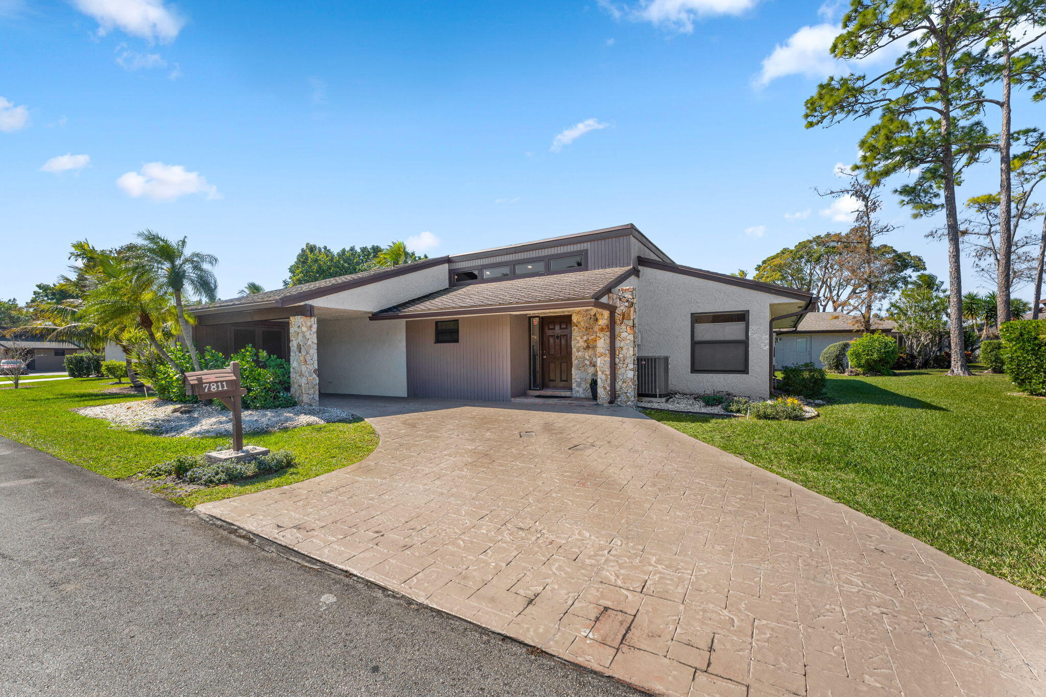 7811 Beechfern Circle, Unit 26 Fort Lauderdale, FL 33321 - Photo 2 of 31 4-web-or-mls-7811 Beechfern Cir-4