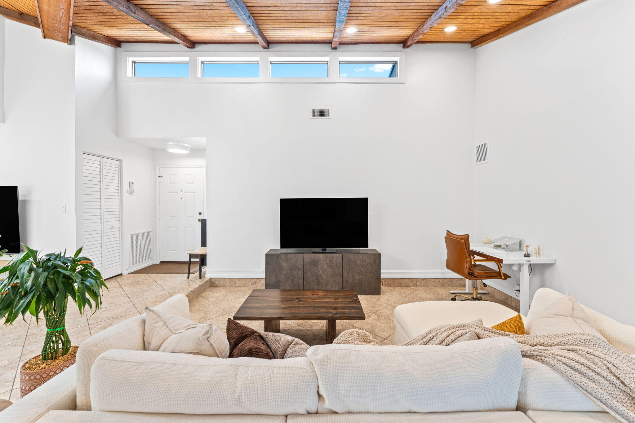 7811 Beechfern Circle, Unit 26 Fort Lauderdale, FL 33321 - Photo 7 of 31 8-web-or-mls-7811 Beechfern Cir-8