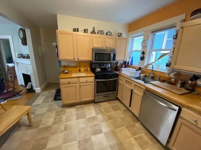 $1,000 | 21 Conway Street, Unit 2, Boston, MA 02131