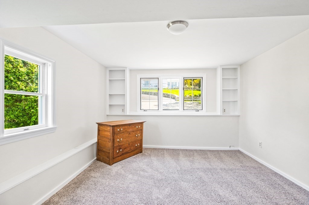 29 Governor Long Road Hingham, MA 02043 - Photo 25 of 39 an empty room with windows