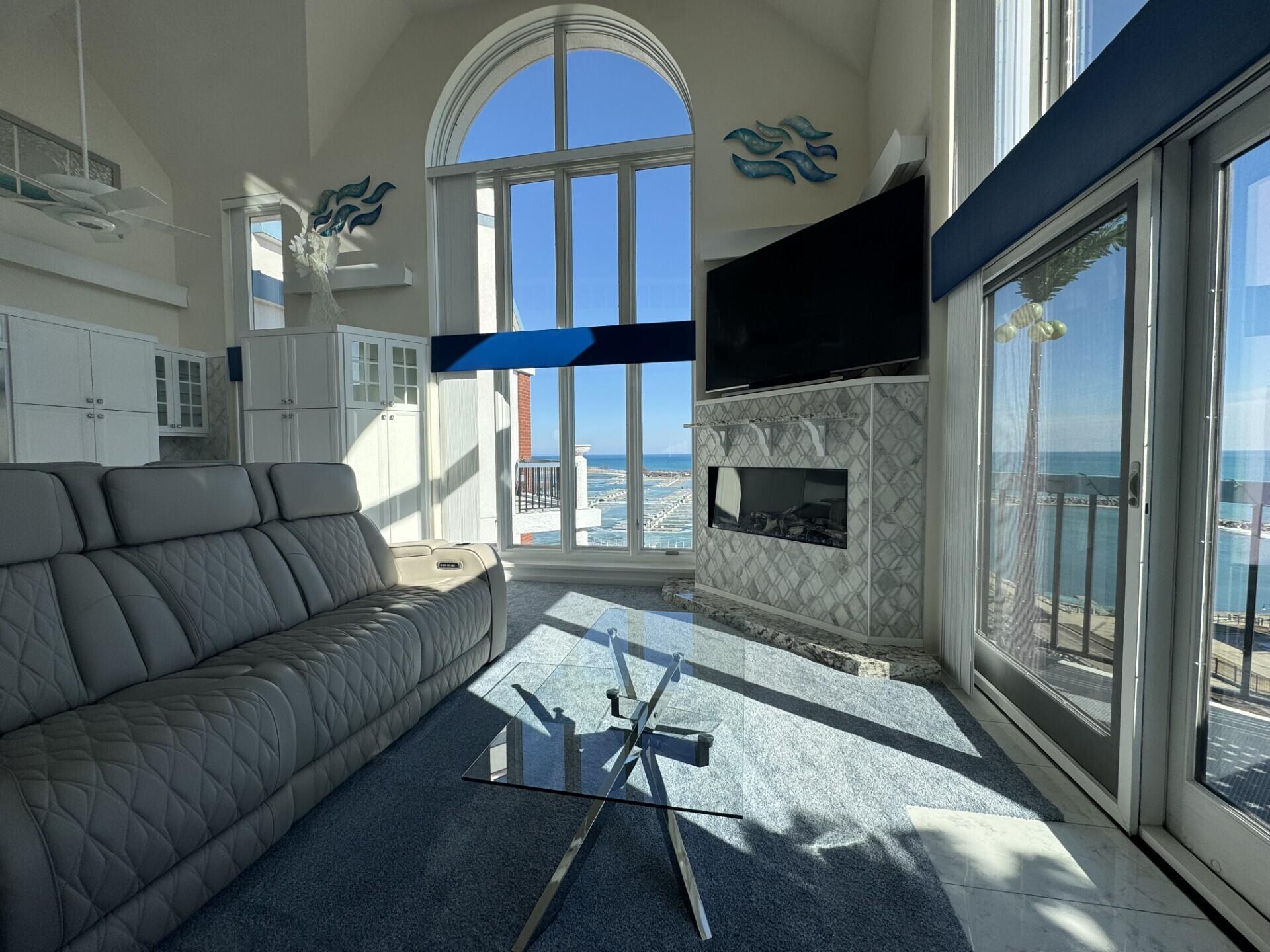 333 Lake Avenue, Unit 806 Racine, WI 53403 - Photo 14 of 56 3F_LST 806_Living Room-Kitchen_Feb 16