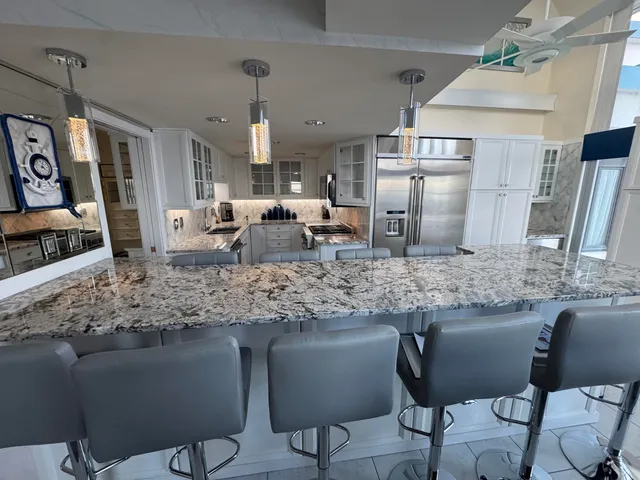 $775,000 | 333 Lake Avenue, Unit 806, Racine, WI 53403