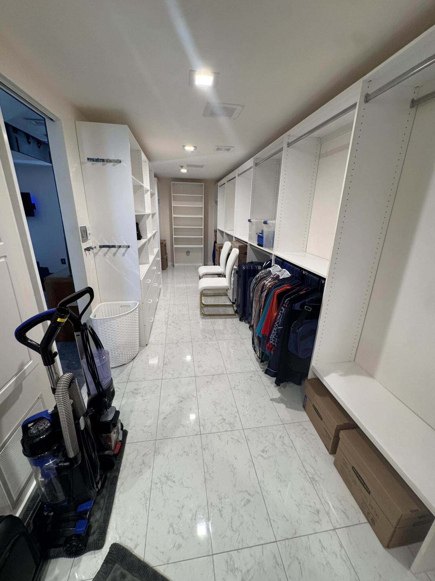 333 Lake Avenue, Unit 806 Racine, WI 53403 - Photo 20 of 56 4E_LST 806_Primary Bedroom Closet Facing