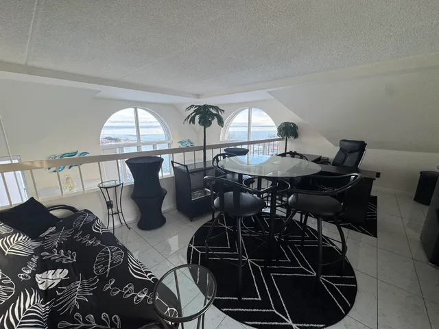 $775,000 | 333 Lake Avenue, Unit 806, Racine, WI 53403