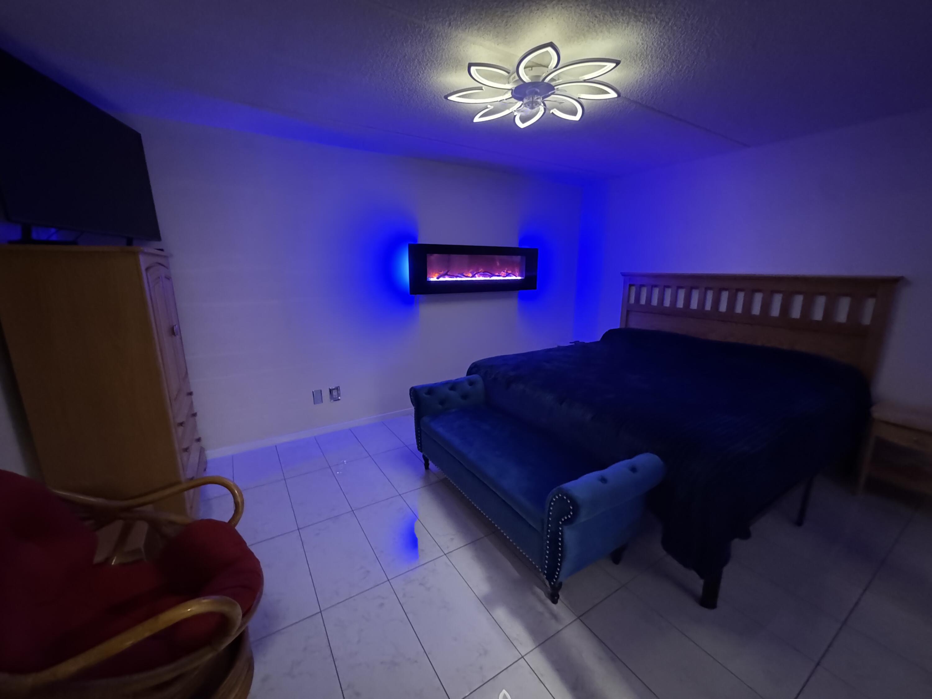 333 Lake Avenue, Unit 806 Racine, WI 53403 - Photo 30 of 58 6C_LST 806_Guest Bedroom (1)