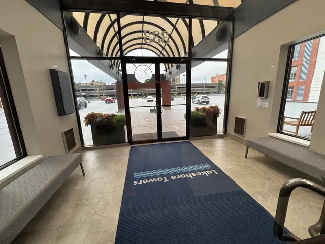 $775,000 | 333 Lake Avenue, Unit 806, Racine, WI 53403