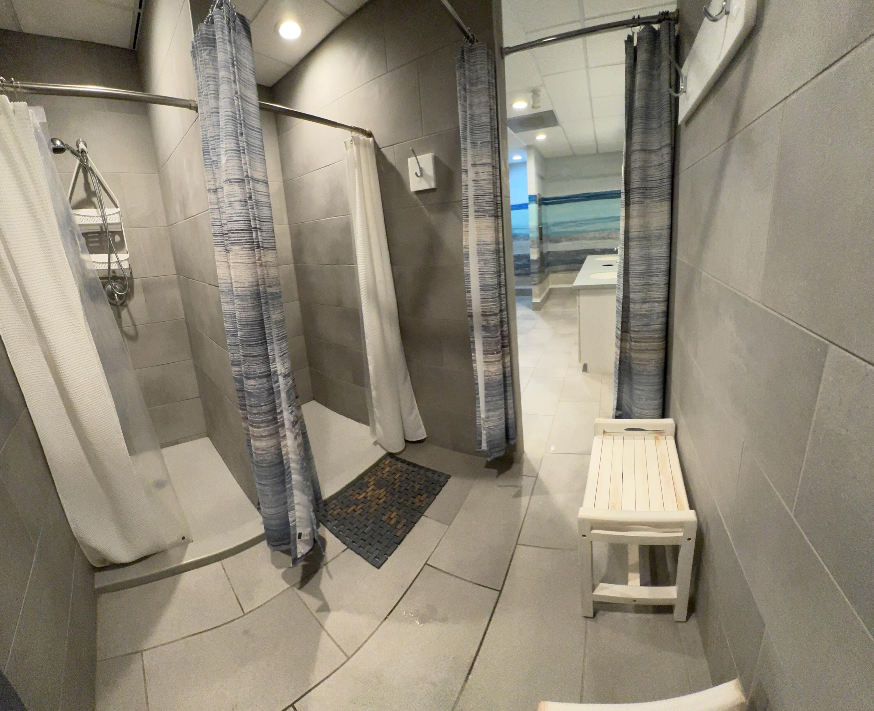 333 Lake Avenue, Unit 806 Racine, WI 53403 - Photo 48 of 56 8I_LST G-Level Womens Locker Rm Showers