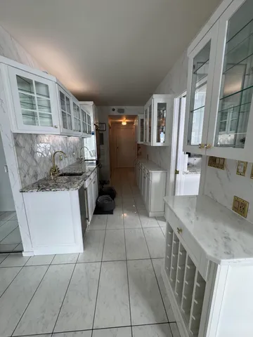 $775,000 | 333 Lake Avenue, Unit 806, Racine, WI 53403