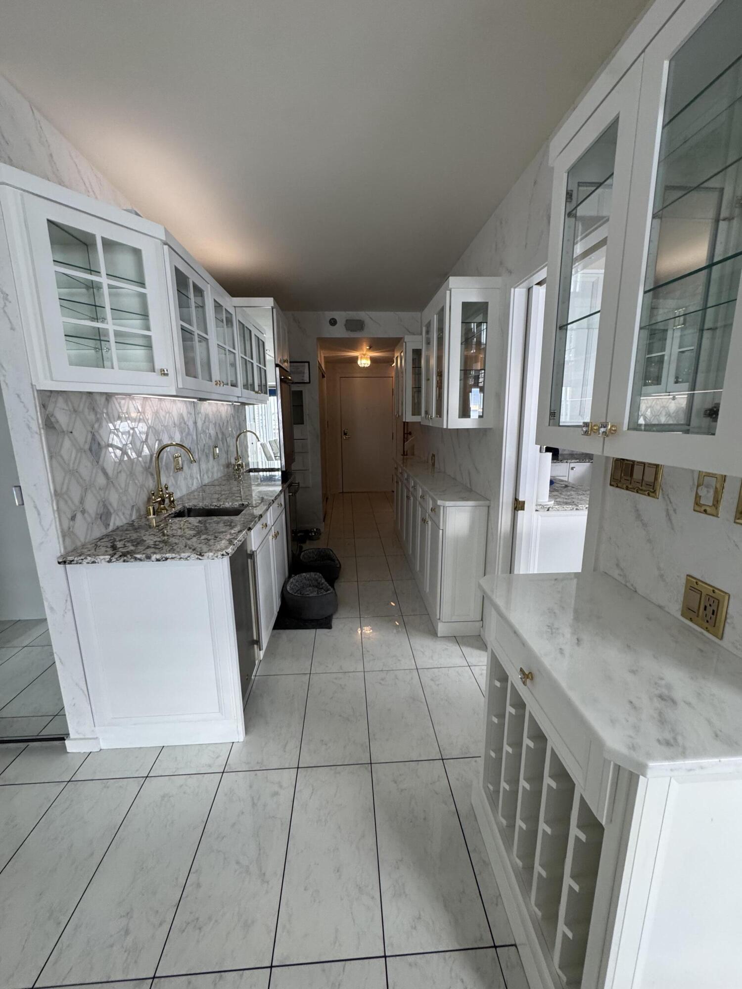 333 Lake Avenue, Unit 806 Racine, WI 53403 - Photo 8 of 56 2C_LST 806_Wet Bar_Feb 7