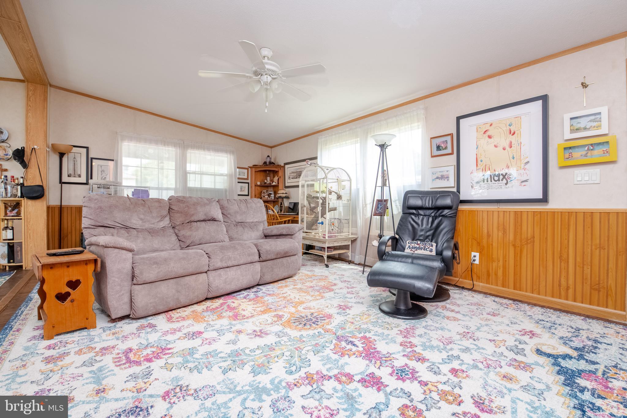5 Short Lane Sparrows Point, MD 21219 - Photo 13 of 34 LIVING ROOM
