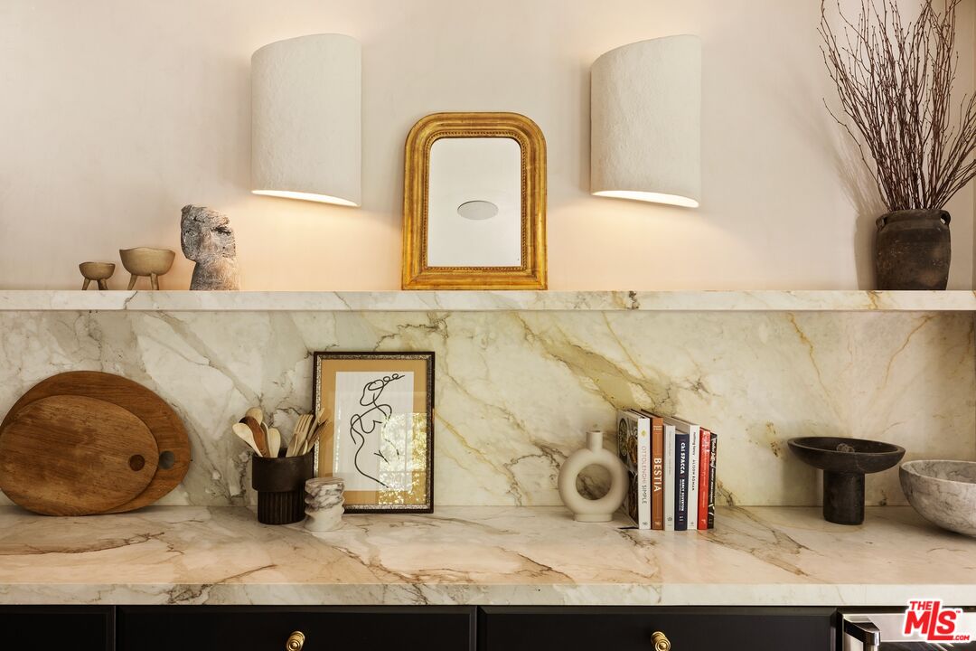 9872 Whitwell Drive Beverly Hills, CA 90210 - Photo 16 of 32