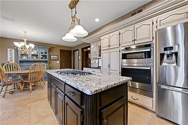 $435,000 | 6609 North London Drive, Kansas City, MO 64151