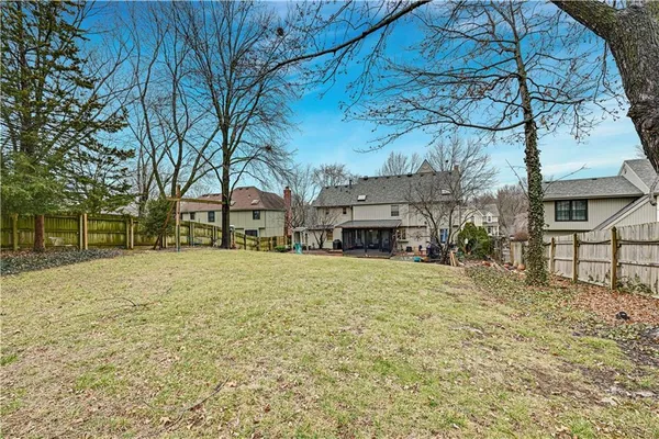 $435,000 | 6609 North London Drive, Kansas City, MO 64151