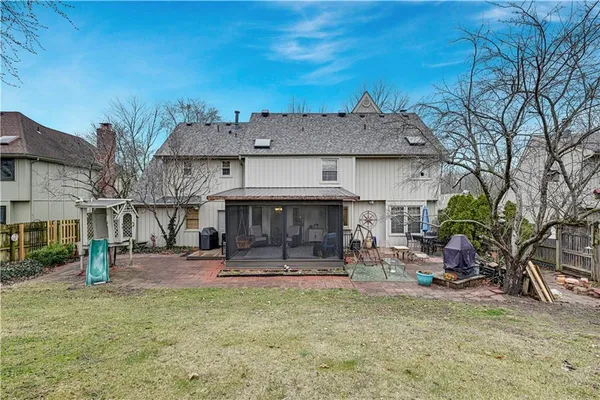 $435,000 | 6609 North London Drive, Kansas City, MO 64151