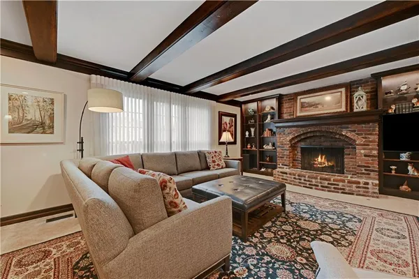 $435,000 | 6609 North London Drive, Kansas City, MO 64151