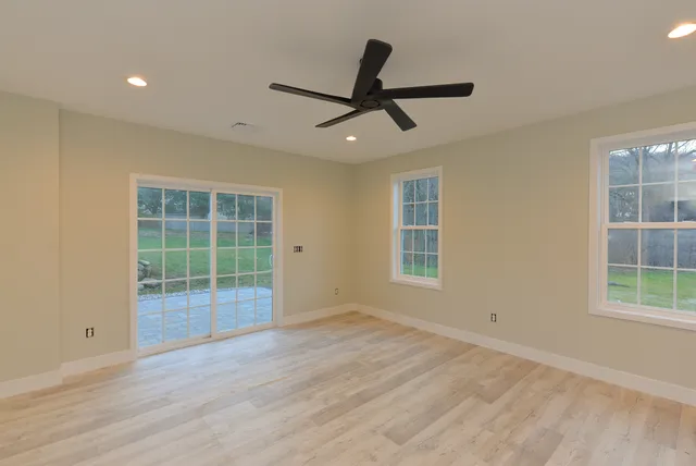 $749,900 | 8 Spruce Brook Road, Southbury, CT 06488