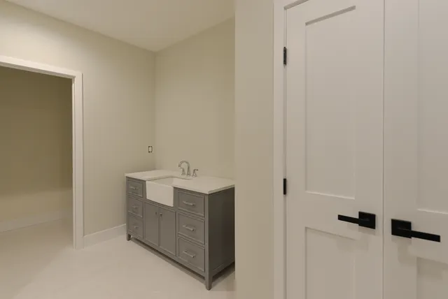 $749,900 | 8 Spruce Brook Road, Southbury, CT 06488