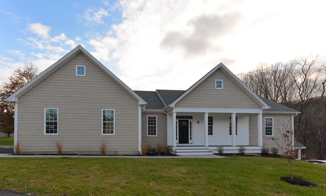 $749,900 | 8 Spruce Brook Road, Southbury, CT 06488