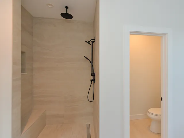 $749,900 | 8 Spruce Brook Road, Southbury, CT 06488