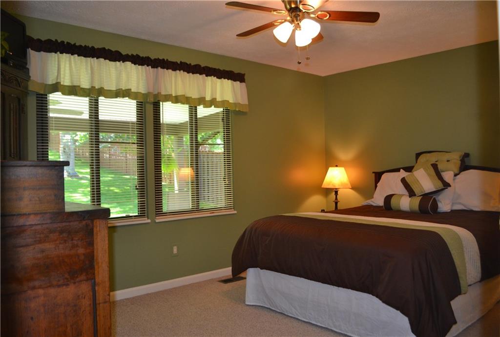 54 Rolling Road Cranberry Township, PA 16066 - Photo 8 of 19 14x10 Master Bedroom with ceiling fan.