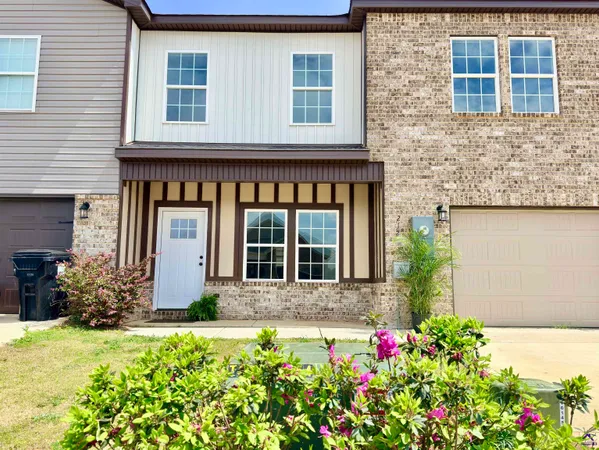 $229,900 | 212 Beau Claire Circle, Byron, GA 31008