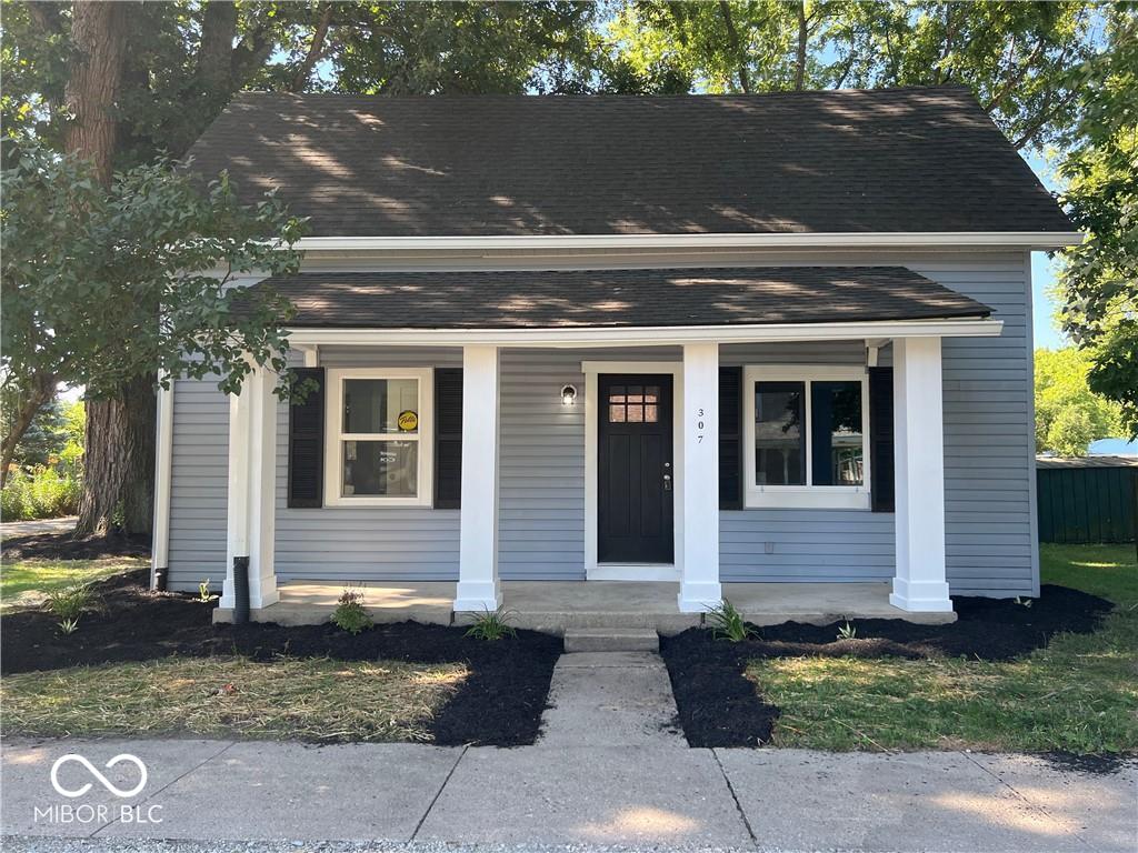 307 East Wall Street Advance, IN 46102 - Photo 2 of 28