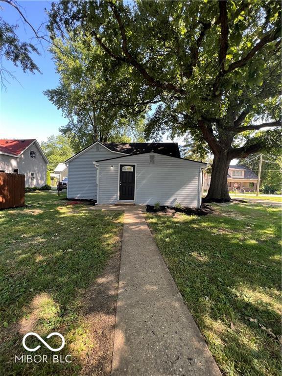 307 East Wall Street Advance, IN 46102 - Photo 5 of 28