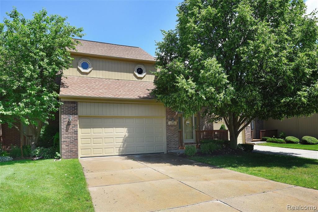 2259 Crystal Drive, Unit 32 Rochester Hills, MI 48309 - Photo 1 of 37