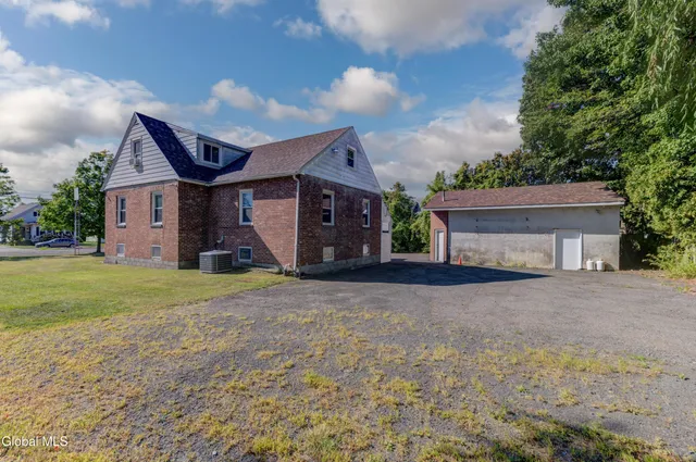 $369,000 | 34 Russell Road, Colonie, NY 12205