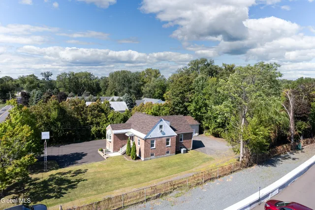 $369,000 | 34 Russell Road, Colonie, NY 12205