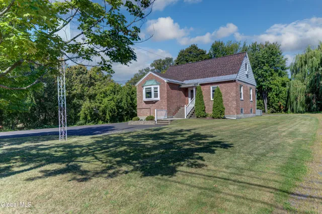 $369,000 | 34 Russell Road, Colonie, NY 12205