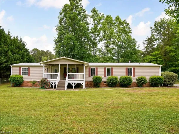$279,000 | 1007 High Rock Shores Drive, Lexington, NC 27292