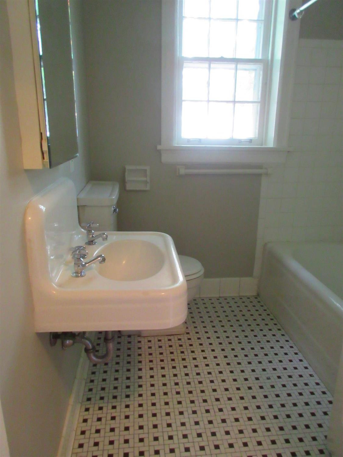 238 McDowell Road, Unit 2 Lexington, KY 40502 - Photo 15 of 32 Listing Photo