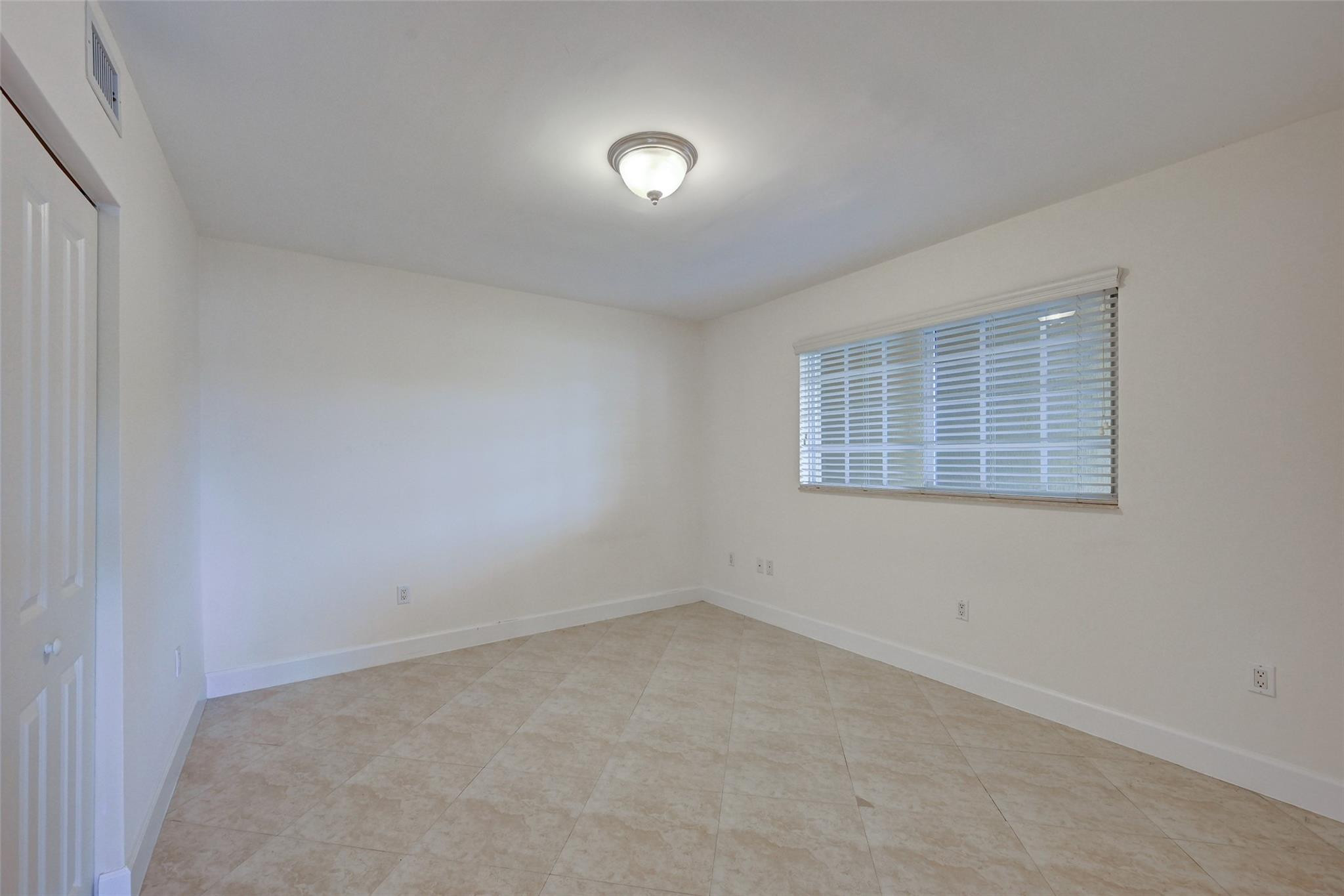 410 Southwest 15th Street, Unit 101 Pompano Beach, FL 33060 - Photo 4 of 9 Photo 4
